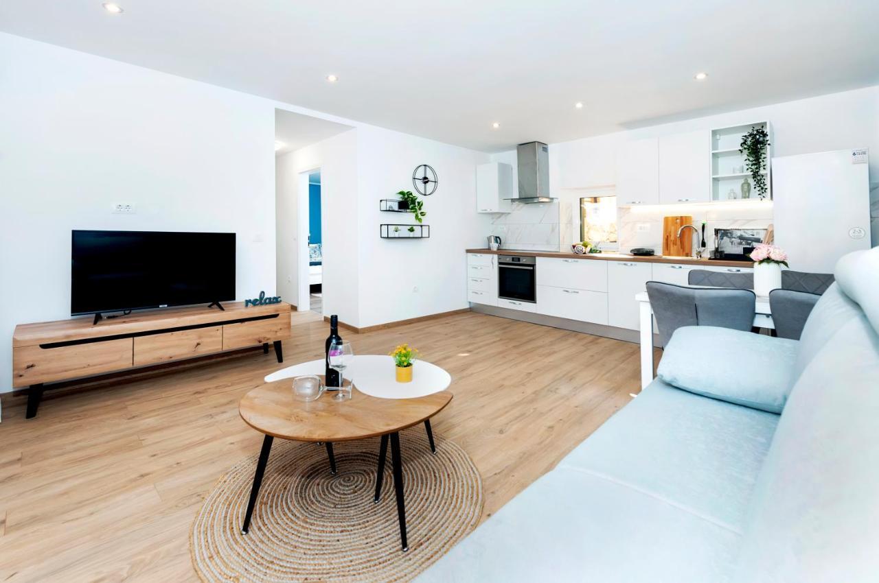 Otto Apartment With Sea View And Parking Rovinj Eksteriør billede